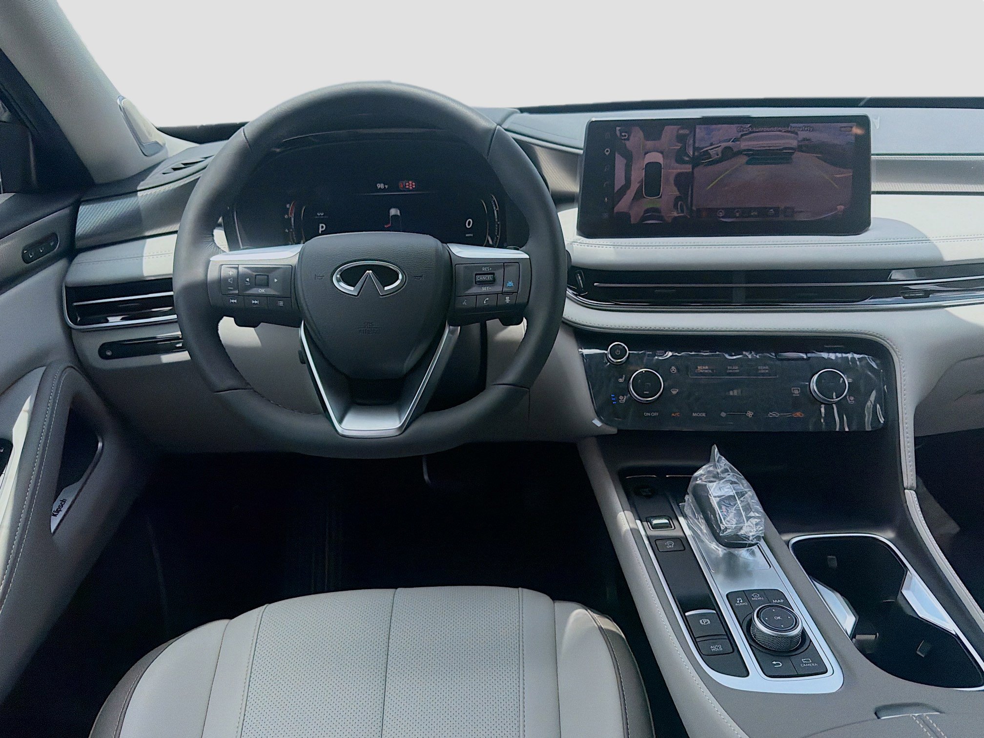 New 2027 MINERAL BLACK INFINITI Luxe FWD image 17