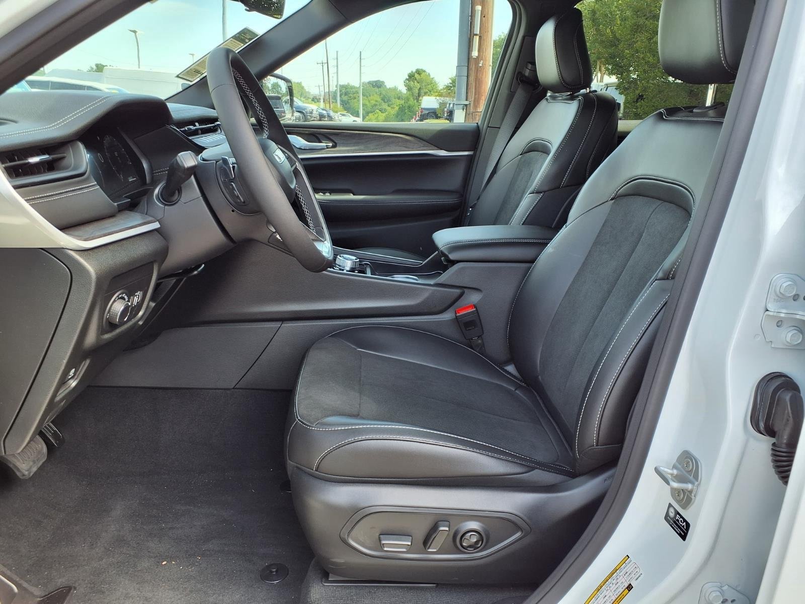New 2026 Bright White Clearcoat Jeep Laredo Altitude image 15