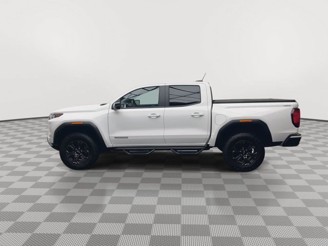 Used 2024 Summit White GMC 4WD Elevation image 40