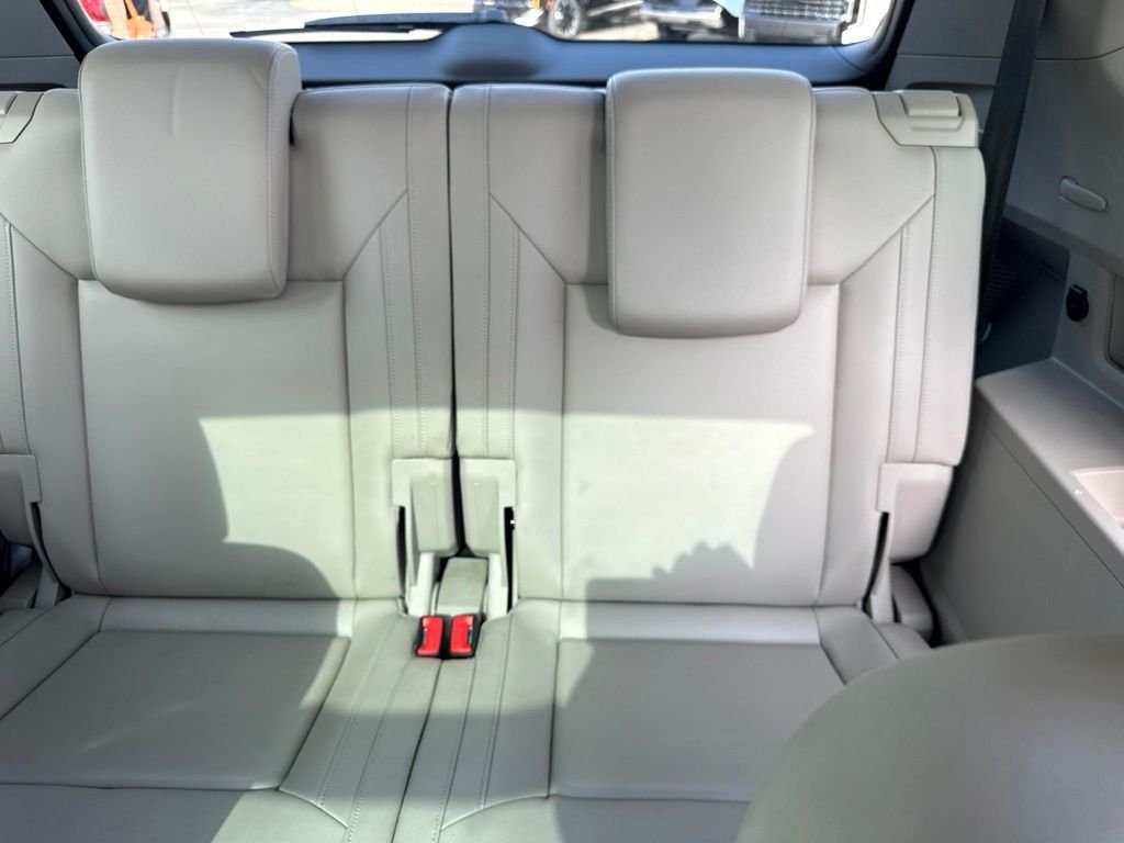 Used 2019 Black Volkswagen SEL image 22