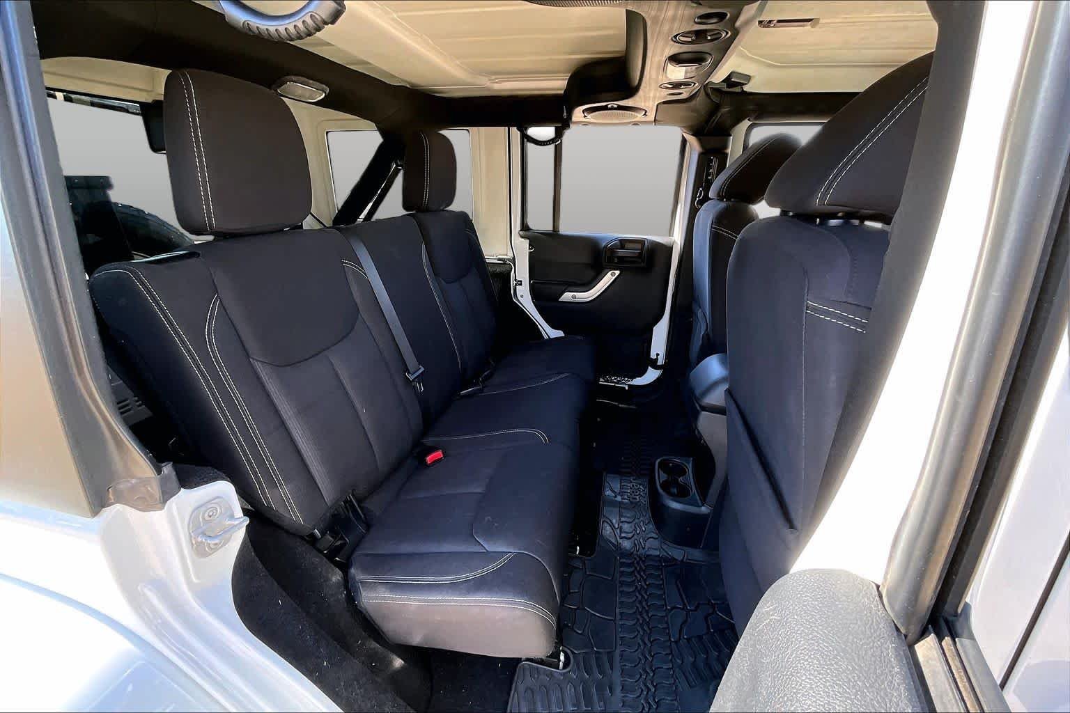 Used 2013 Bright White Jeep Sahara image 16