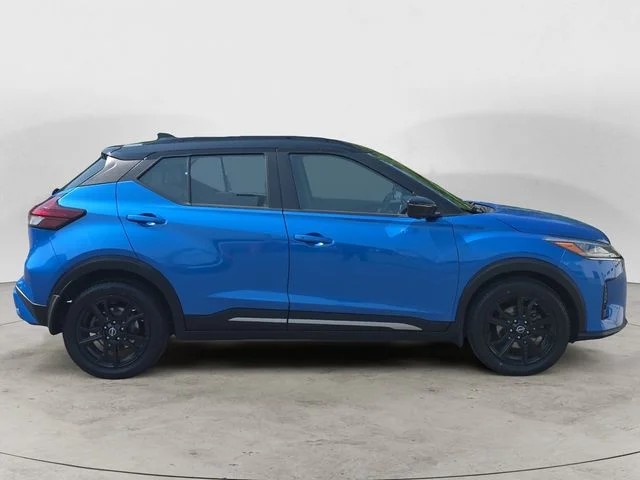 Used 2023 Blue Nissan SR image 6