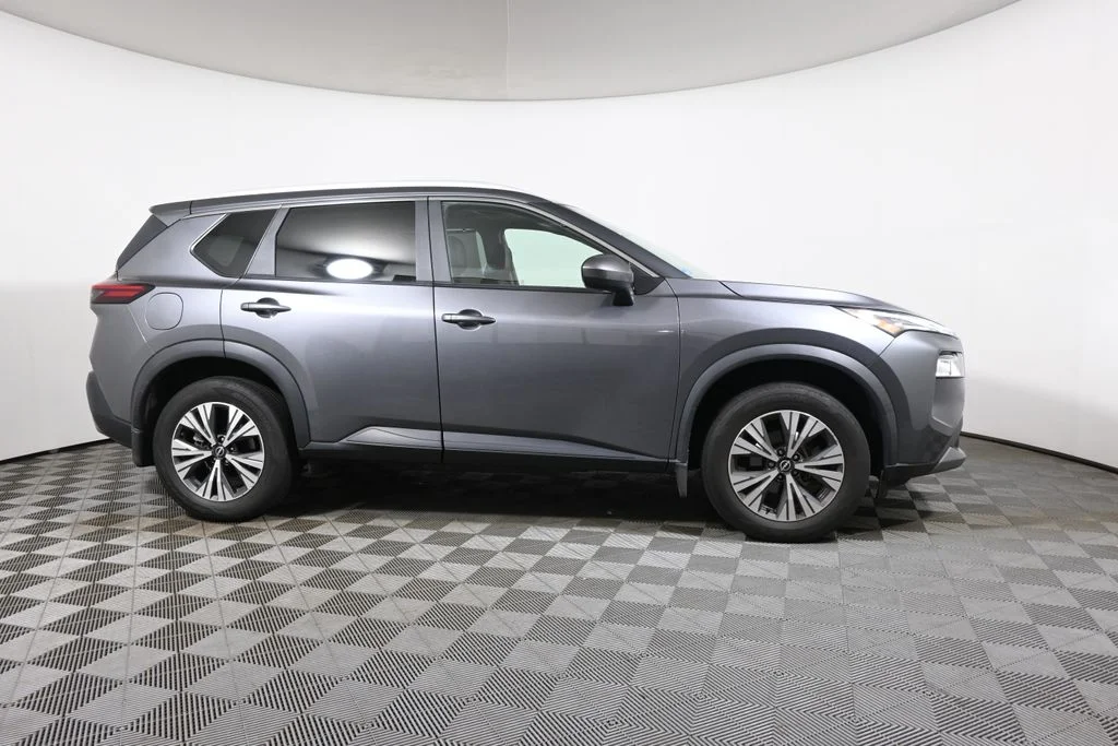 Used 2023 Gray Nissan SV image 8