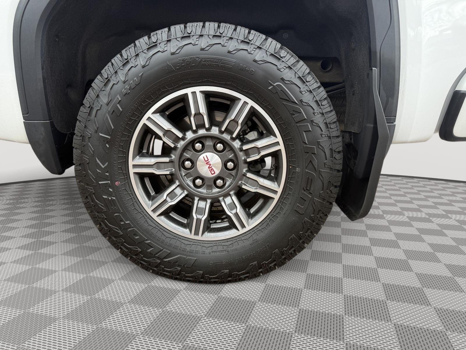 Used 2024 Summit White GMC AT4 image 22