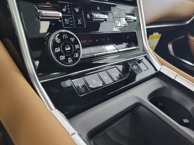New 2026 Everest White TriCoat Nissan Platinum Reserve image 28