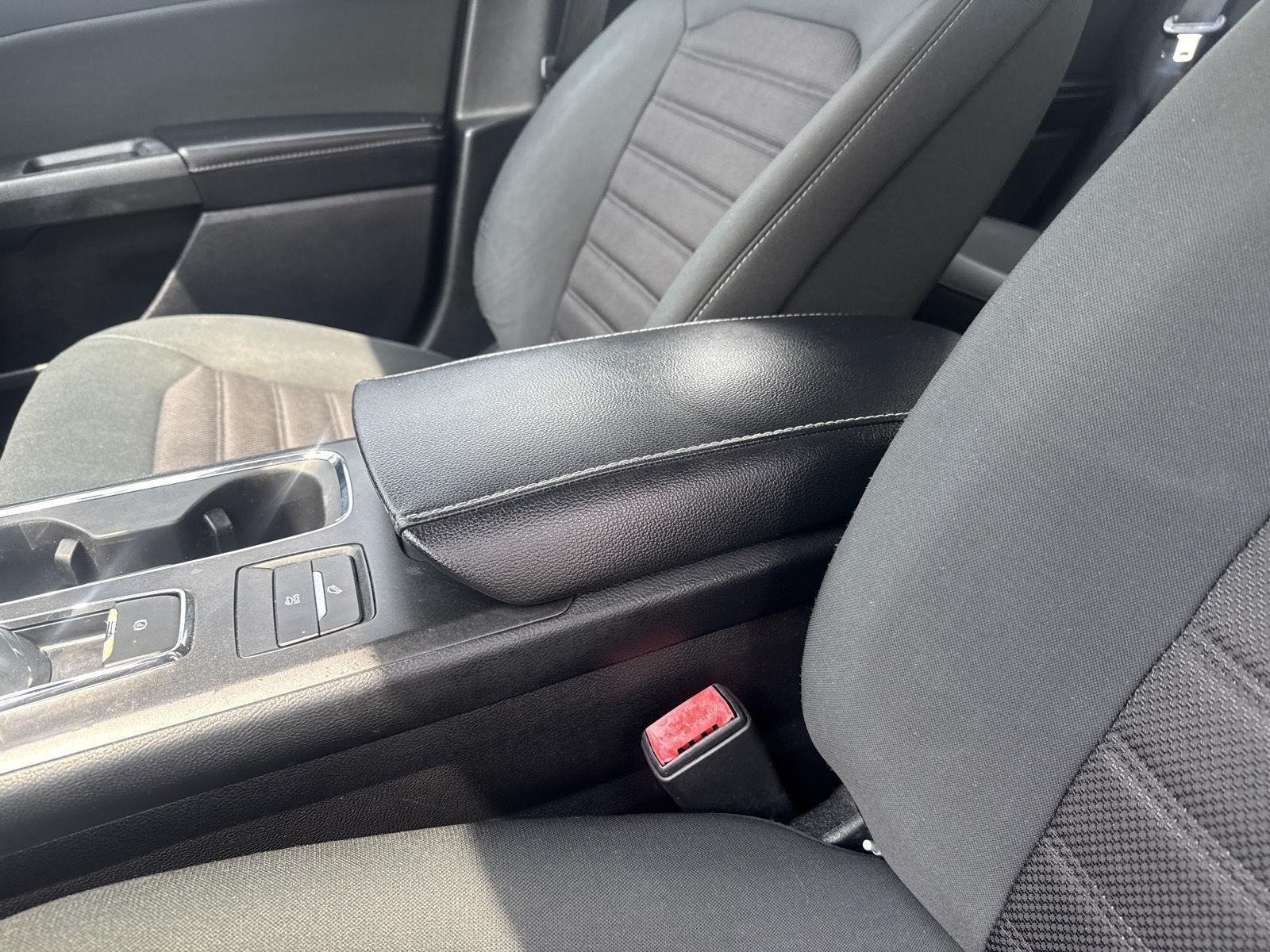 Used 2019 Ingot Silver Ford SE image 21