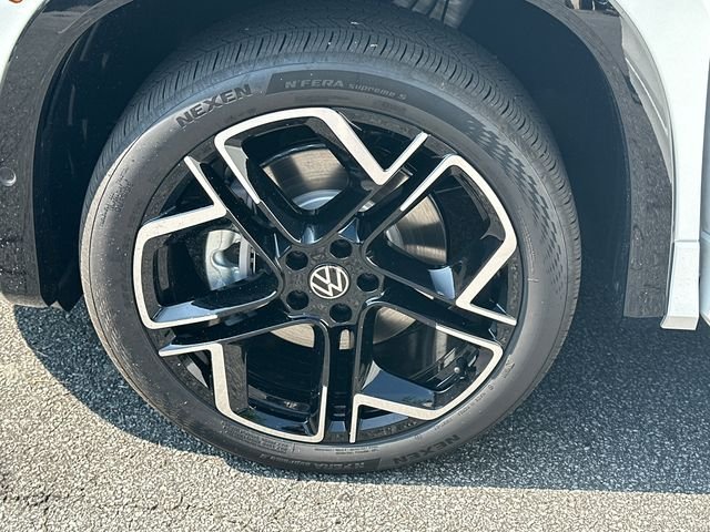New 2026 White Volkswagen SEL R-Line Turbo image 11