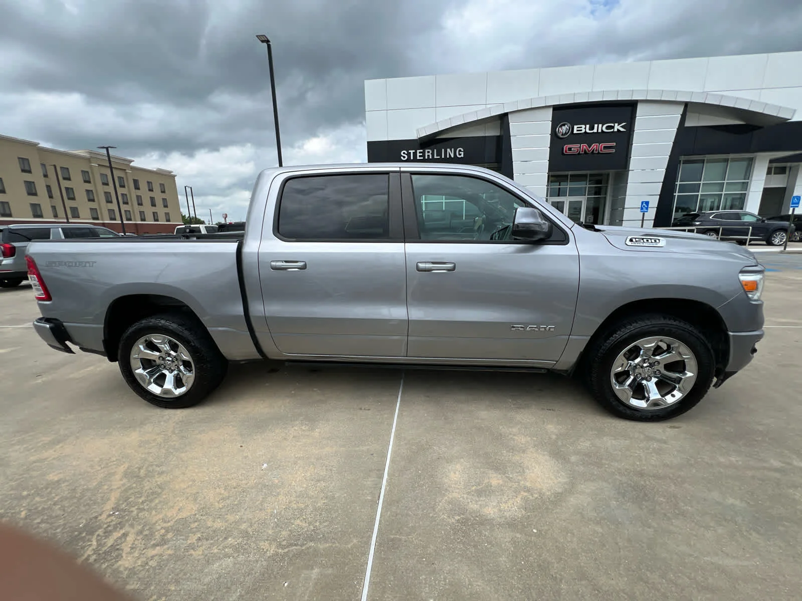 2023 RAM 1500 Big Horn/Lone Star 4x4 Crew Cab 5'7's photo