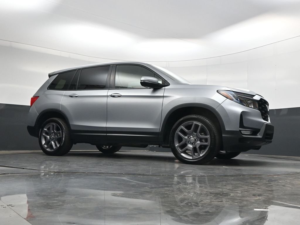Used 2023  Honda EX-L image 30