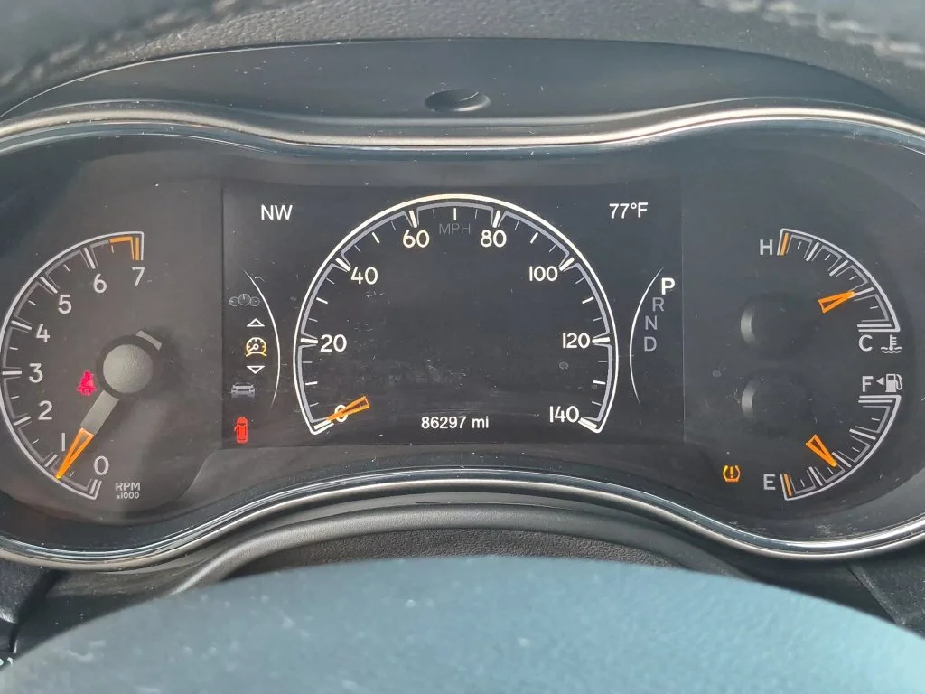 Used 2021 Gray Jeep Laredo X image 14
