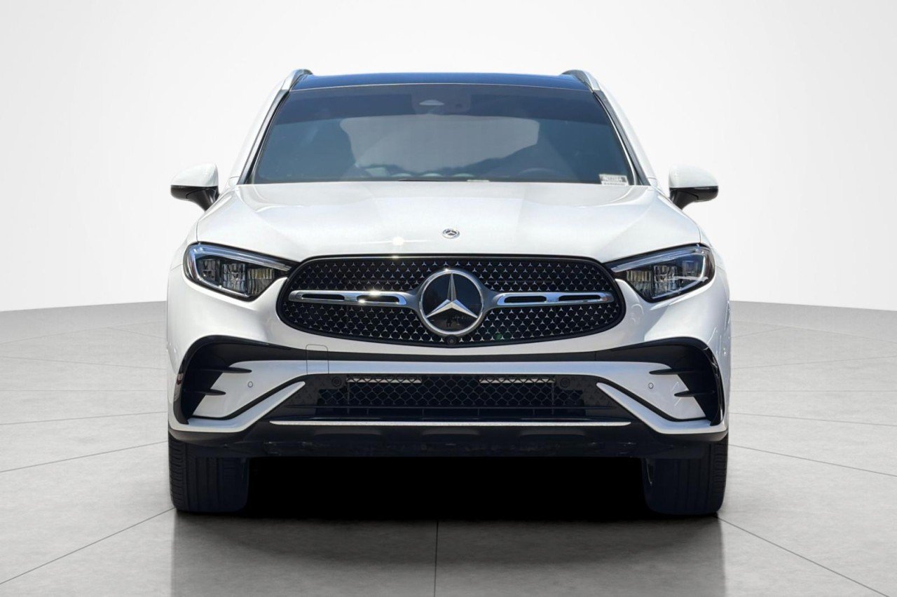 Used 2024 Polar White Mercedes-Benz GLC 300 image 8