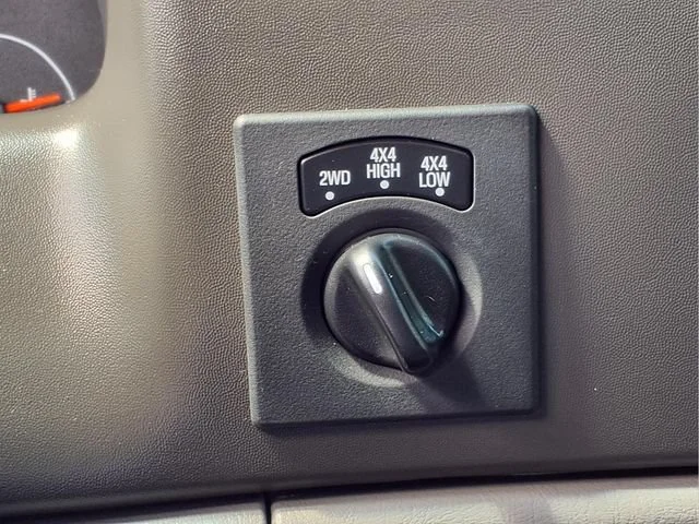 Used 2004  Ford XL image 6