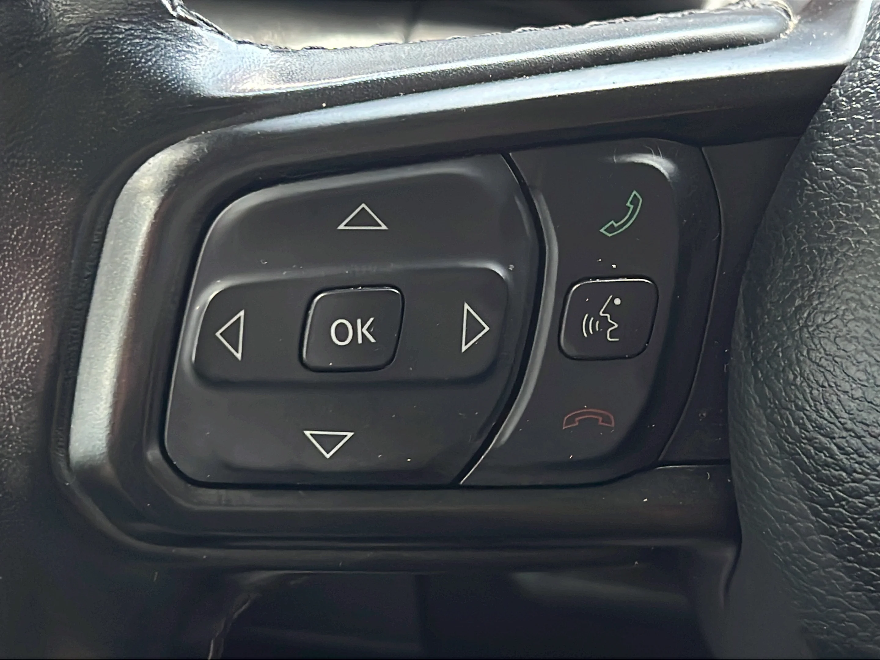 Used 2023 Hydro Blue Pearlcoat Jeep Sport S image 22