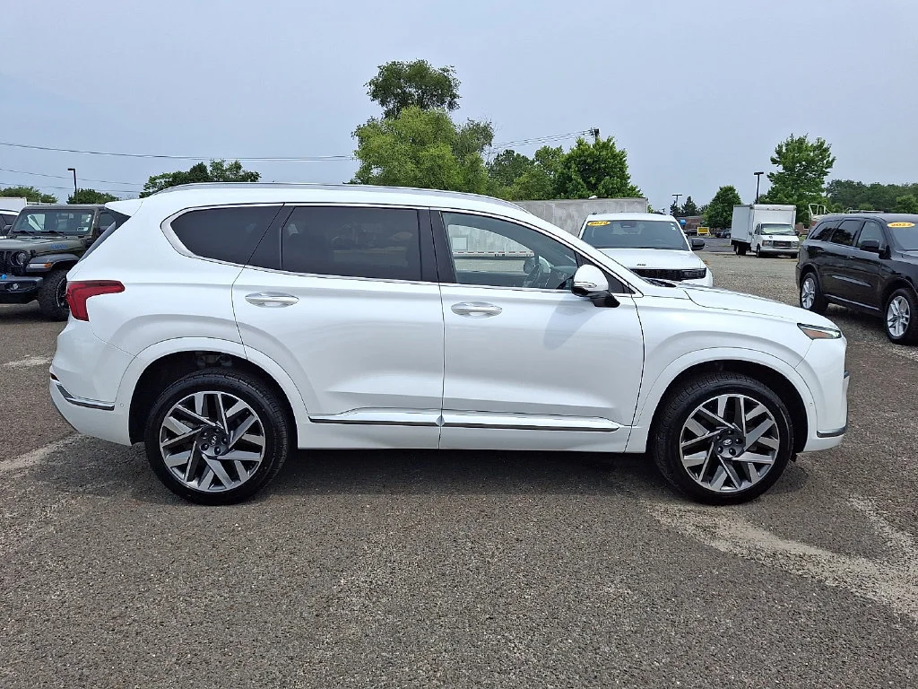 Used 2022 Quartz White Hyundai Calligraphy image 13