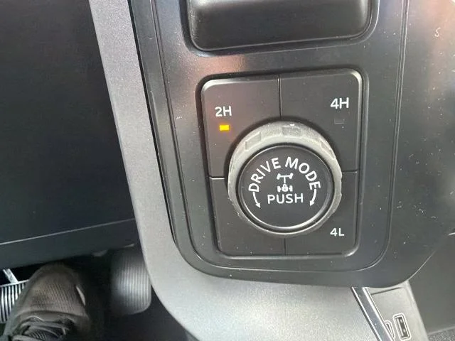 New 2026 Oxford White Ford XLT image 38