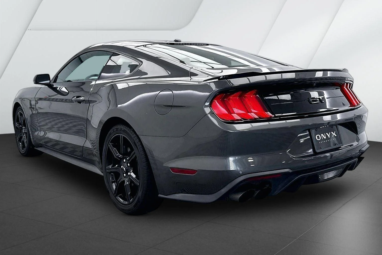 Used 2019 Magnetic Metallic Ford GT Premium image 7