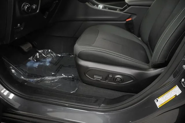 New 2026 Baltic Gray Metallic Clear-Coat Exterior Paint Jeep Laredo X image 30