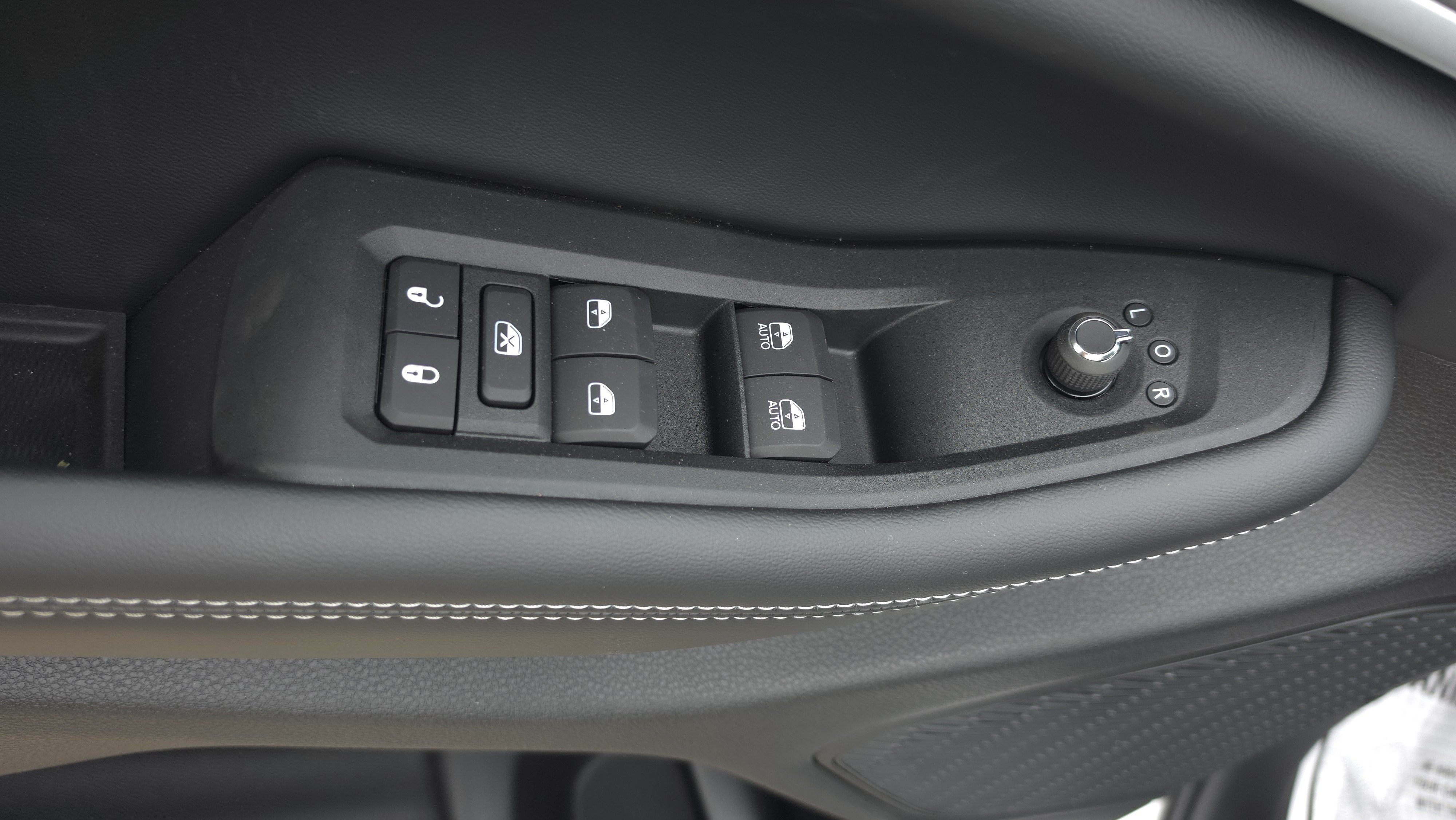 New 2026 Silver Zynith Jeep Laredo Altitude image 11