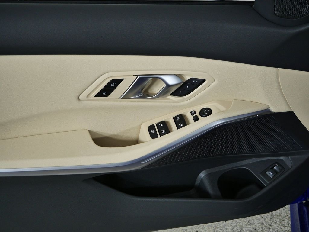 New 2026 Portimao Blue Metallic BMW 330i xDrive image 31