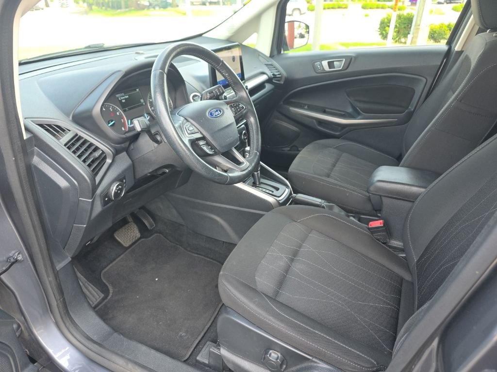 Used 2020  Ford SE image 9