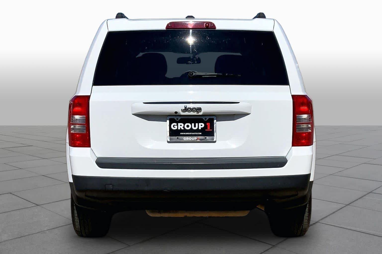 Used 2016 Bright White Clearcoat Jeep Sport image 5