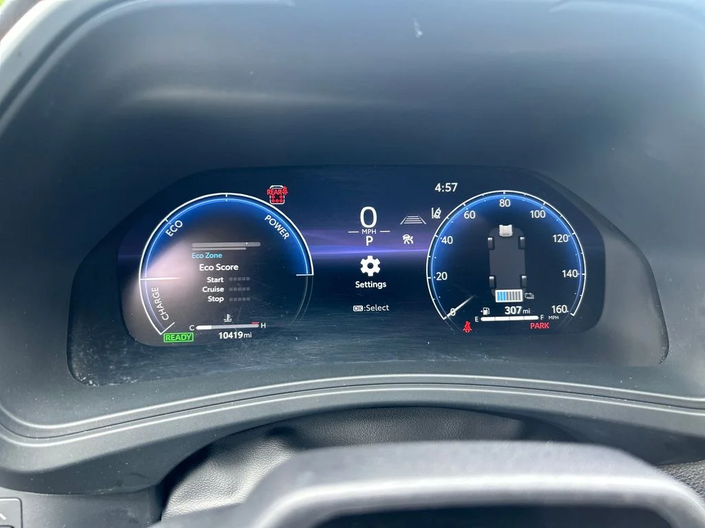 Certified Used 2025  Toyota MAX Platinum image 9