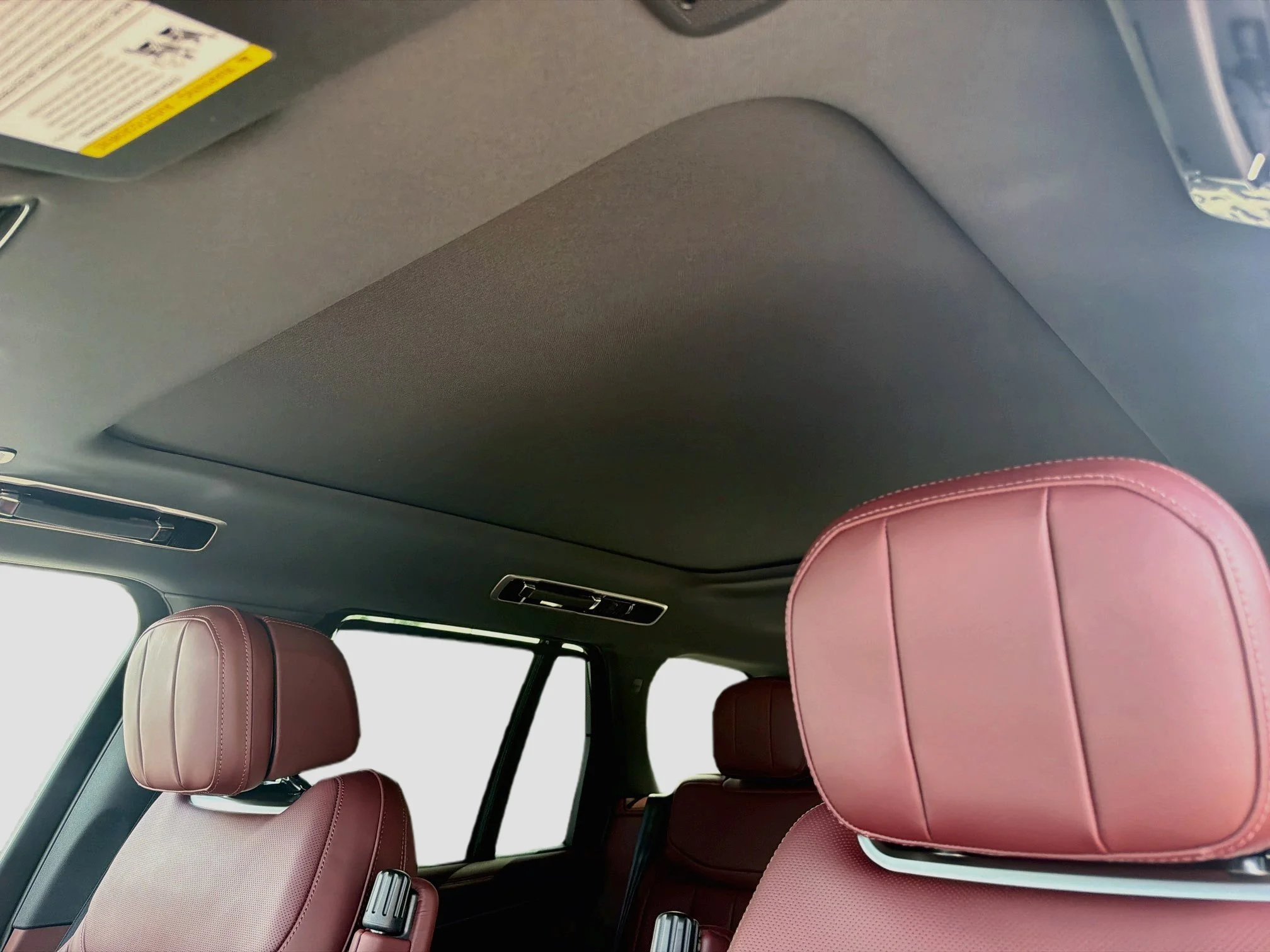 New 2026 Carpathian Grey Land Rover SE image 28