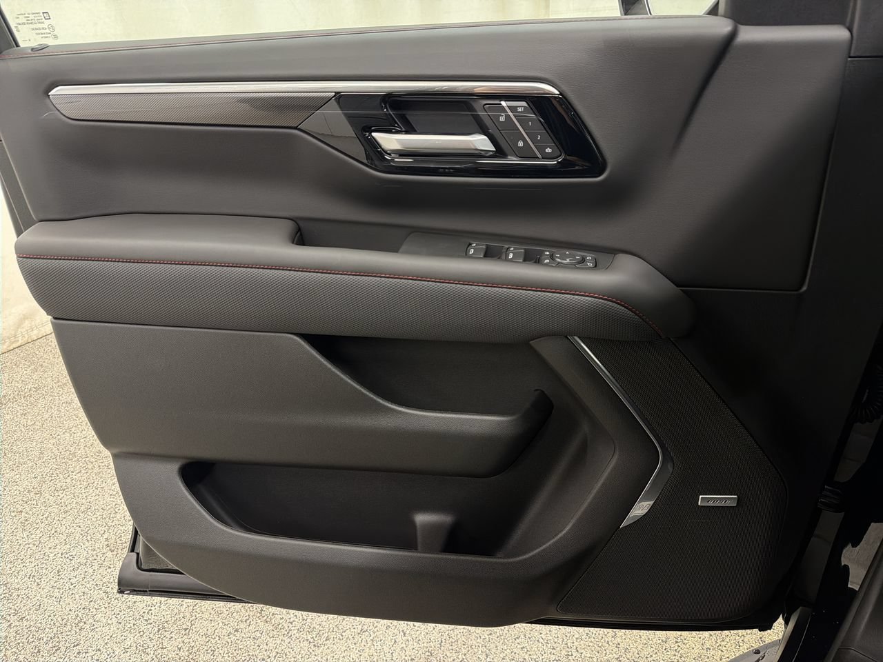 2027 Chevrolet Suburban RST - Photo 18