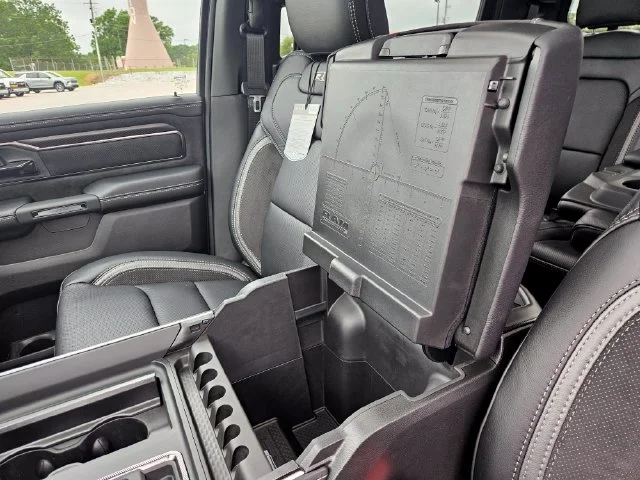 New 2026 Diamond Black Crystal Pearl-Coat Exterior Paint RAM RHO image 25