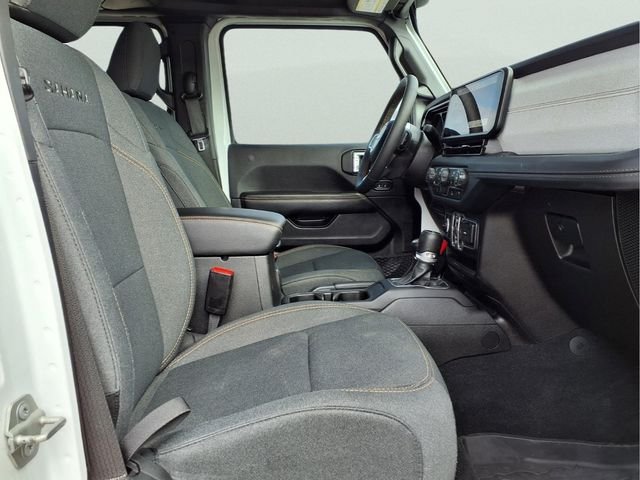Used 2024 White Jeep Sahara image 14