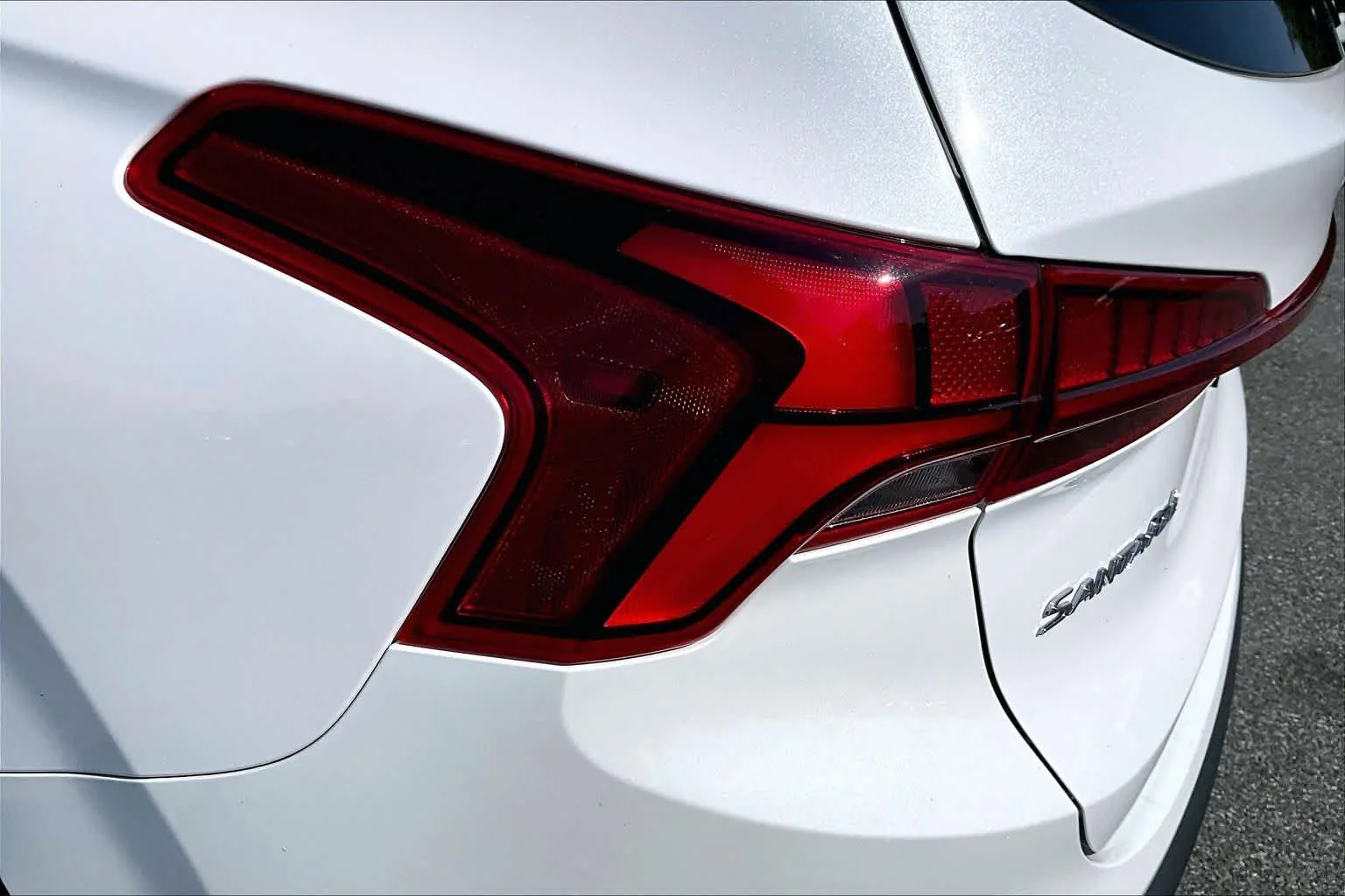 Used 2022 Quartz White Hyundai Limited image 29