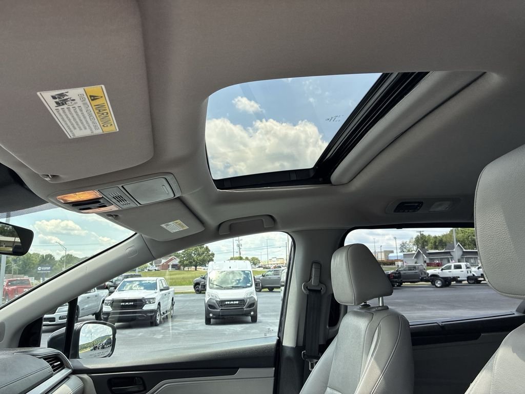Used 2023 Gray Honda EX-L image 21