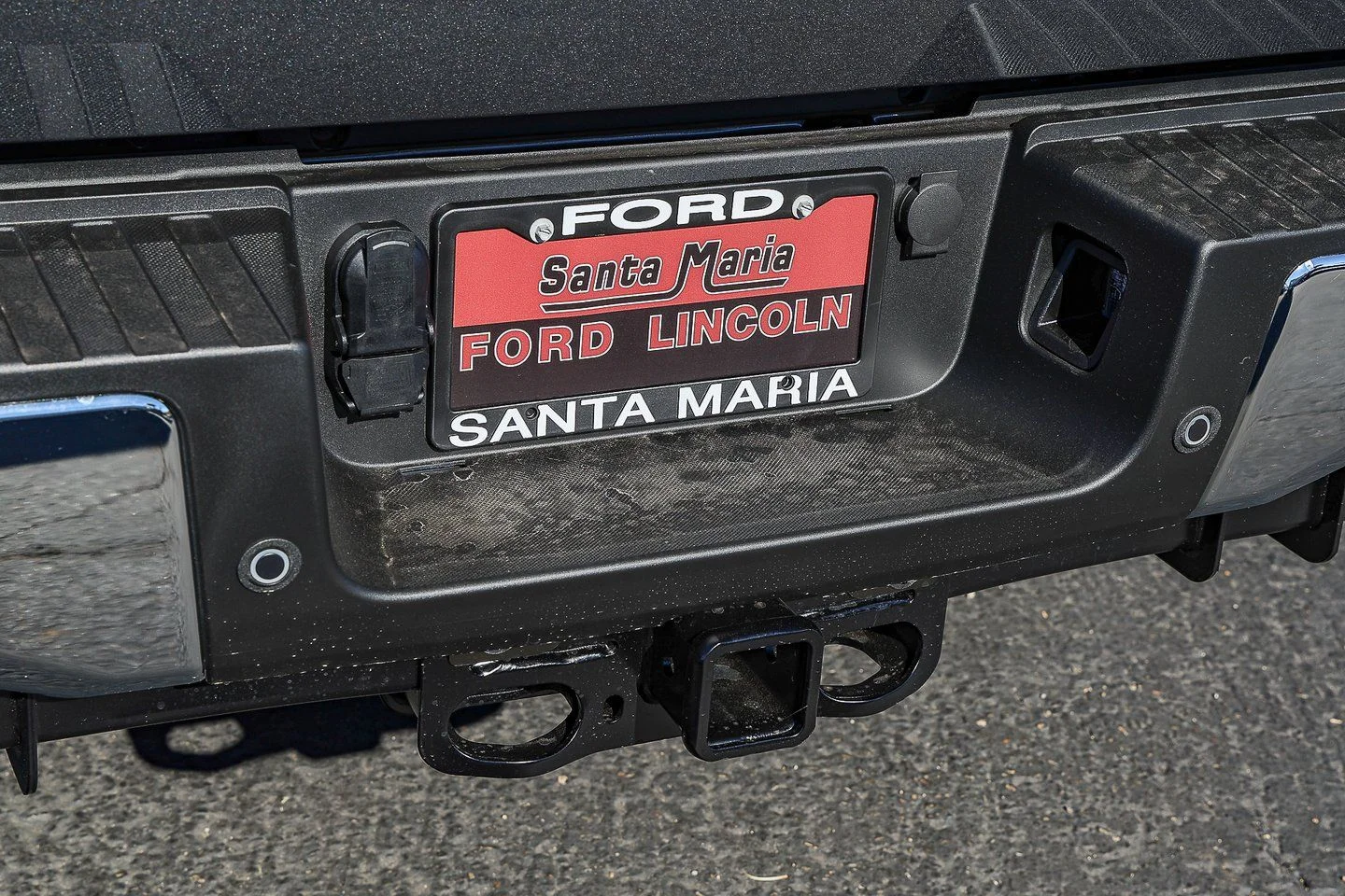 New 2026 Carbonized Gray Metallic Ford F-350® Lariat® image 8