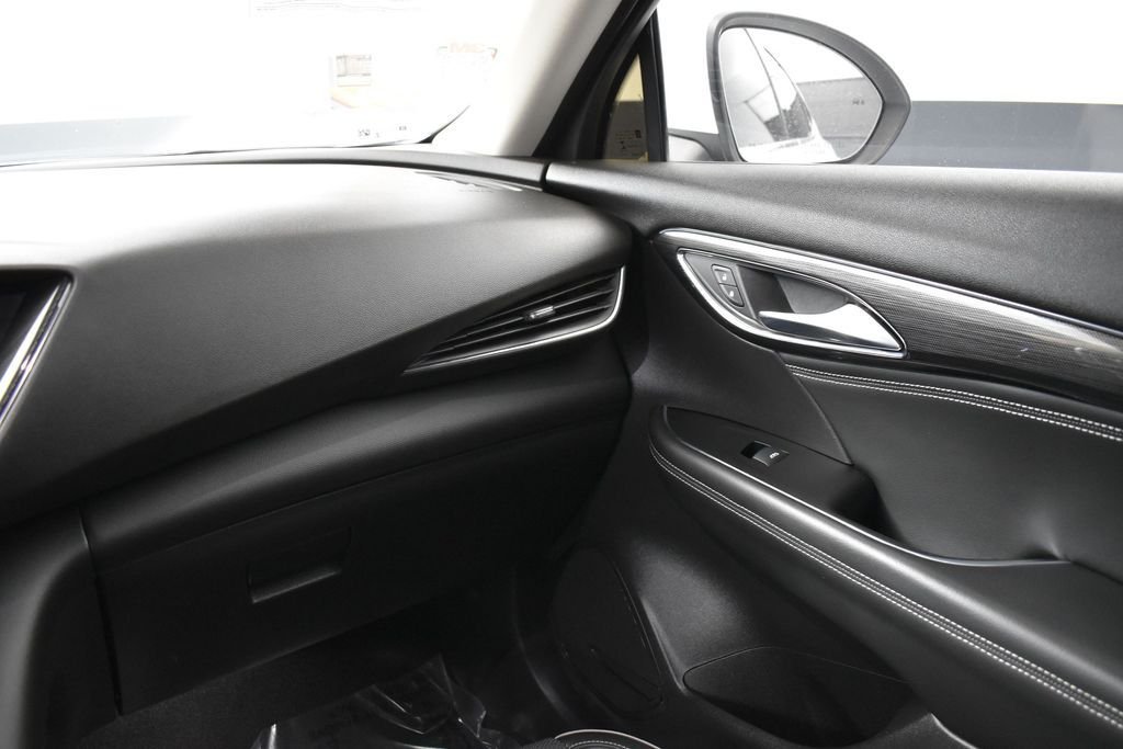 Used 2023 Summit White Buick Essence image 13
