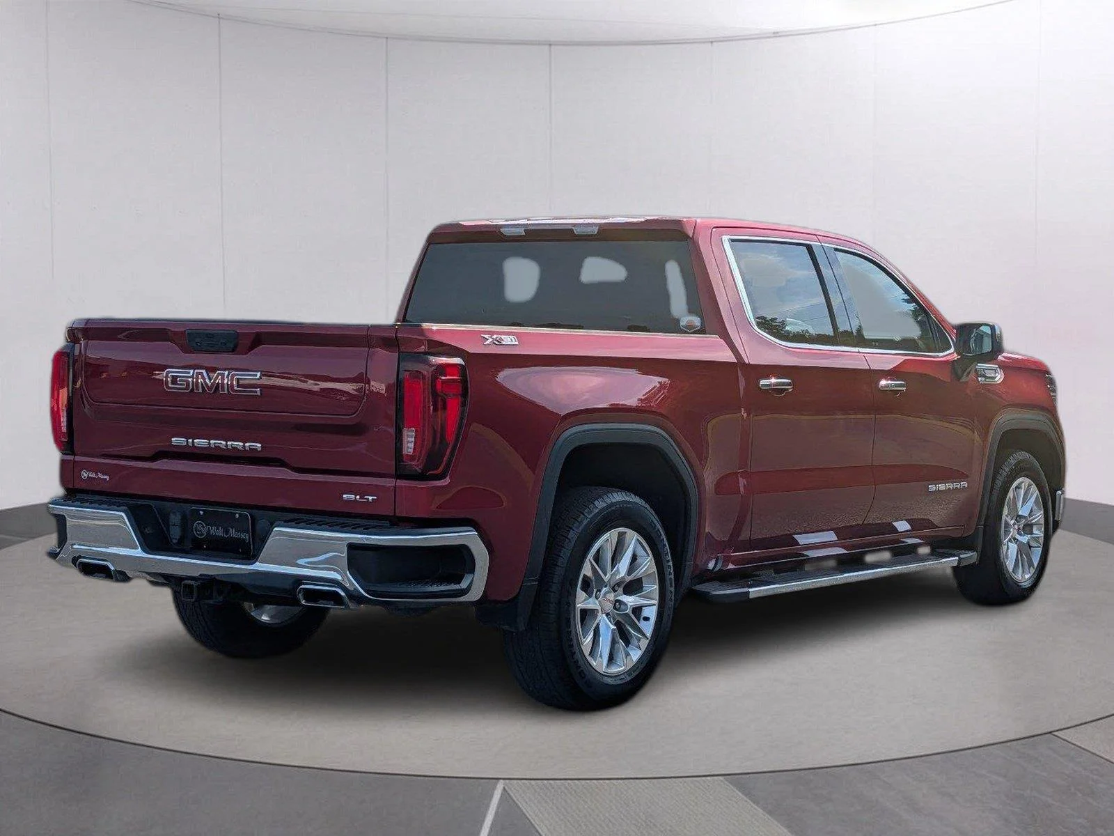 Used 2023 Volcanic Red Tintcoat GMC SLT image 6