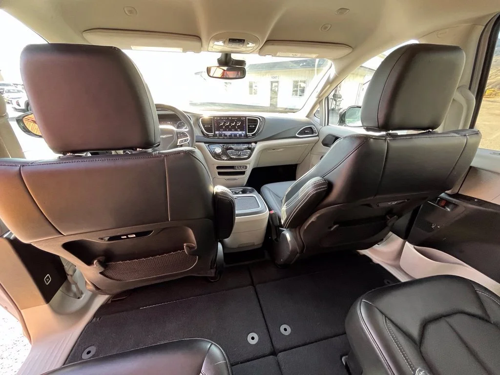 Used 2024 White Chrysler Touring L image 15