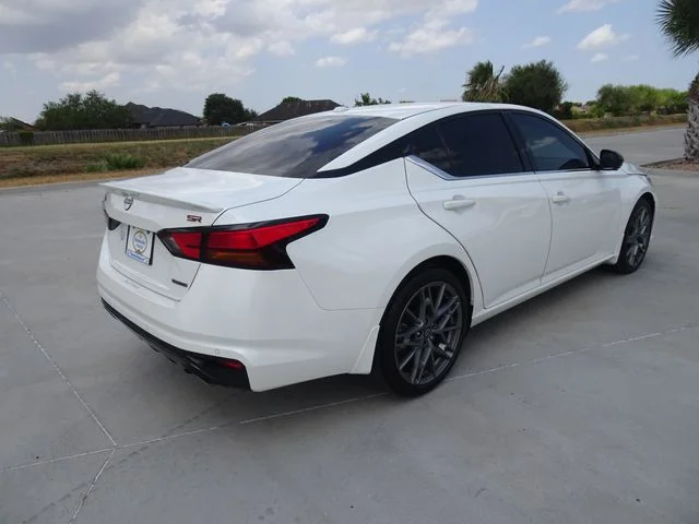 Used 2024 Pearl White Nissan 2.0 SR image 4