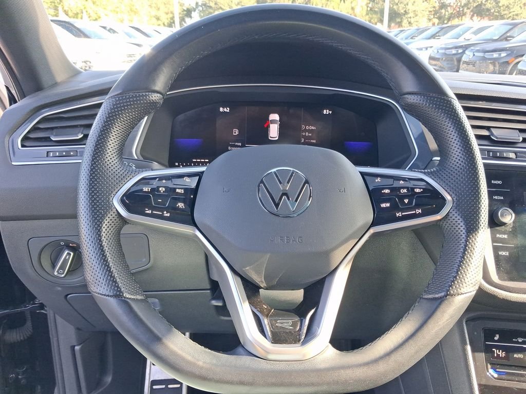 Used 2023 Black Volkswagen 2.0T SE R-Line Black image 22