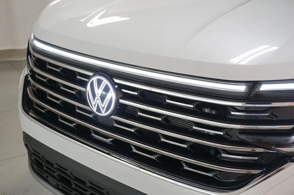 New 2026 Opal White Volkswagen 2.0T SEL image 38