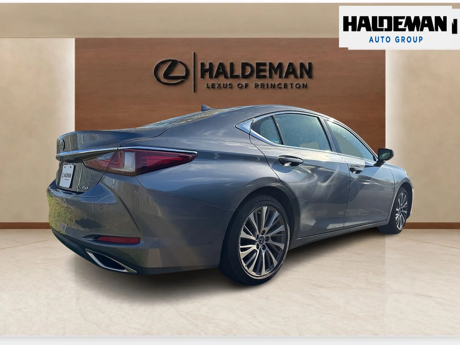 Used 2019 Nebula Gray Pearl Lexus  image 4