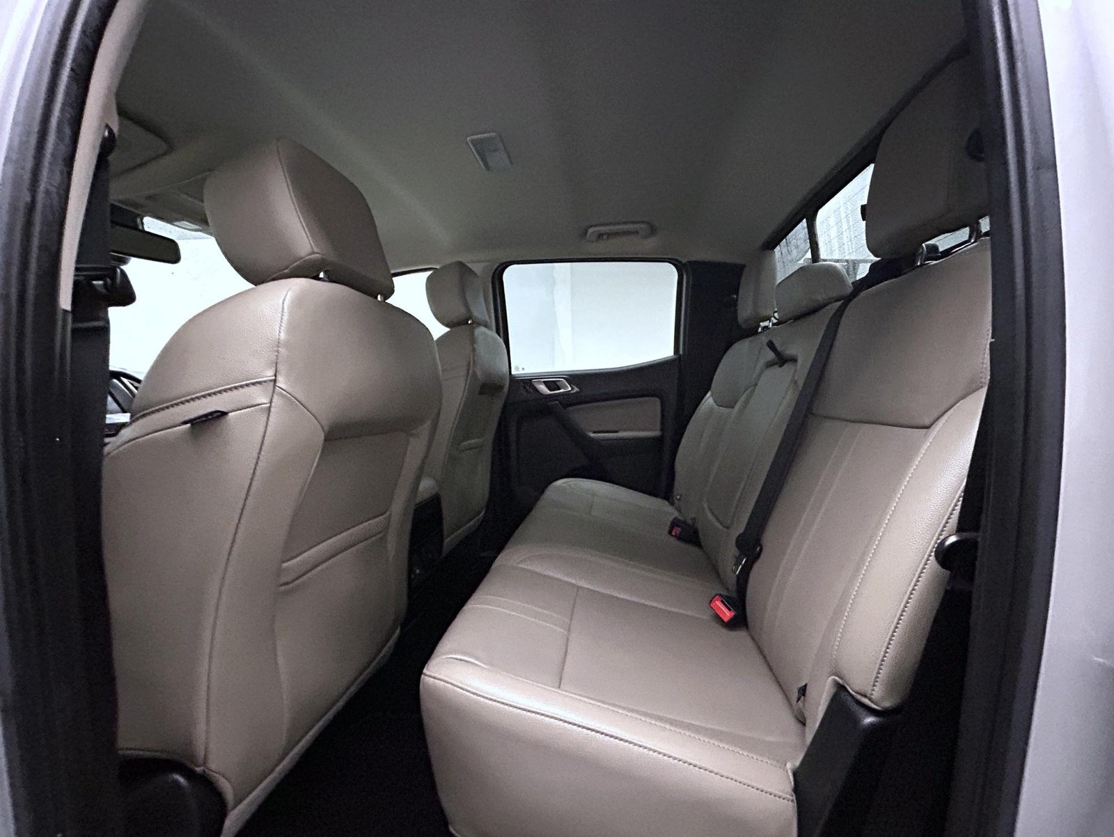 Used 2019 Silver Ford Lariat image 19