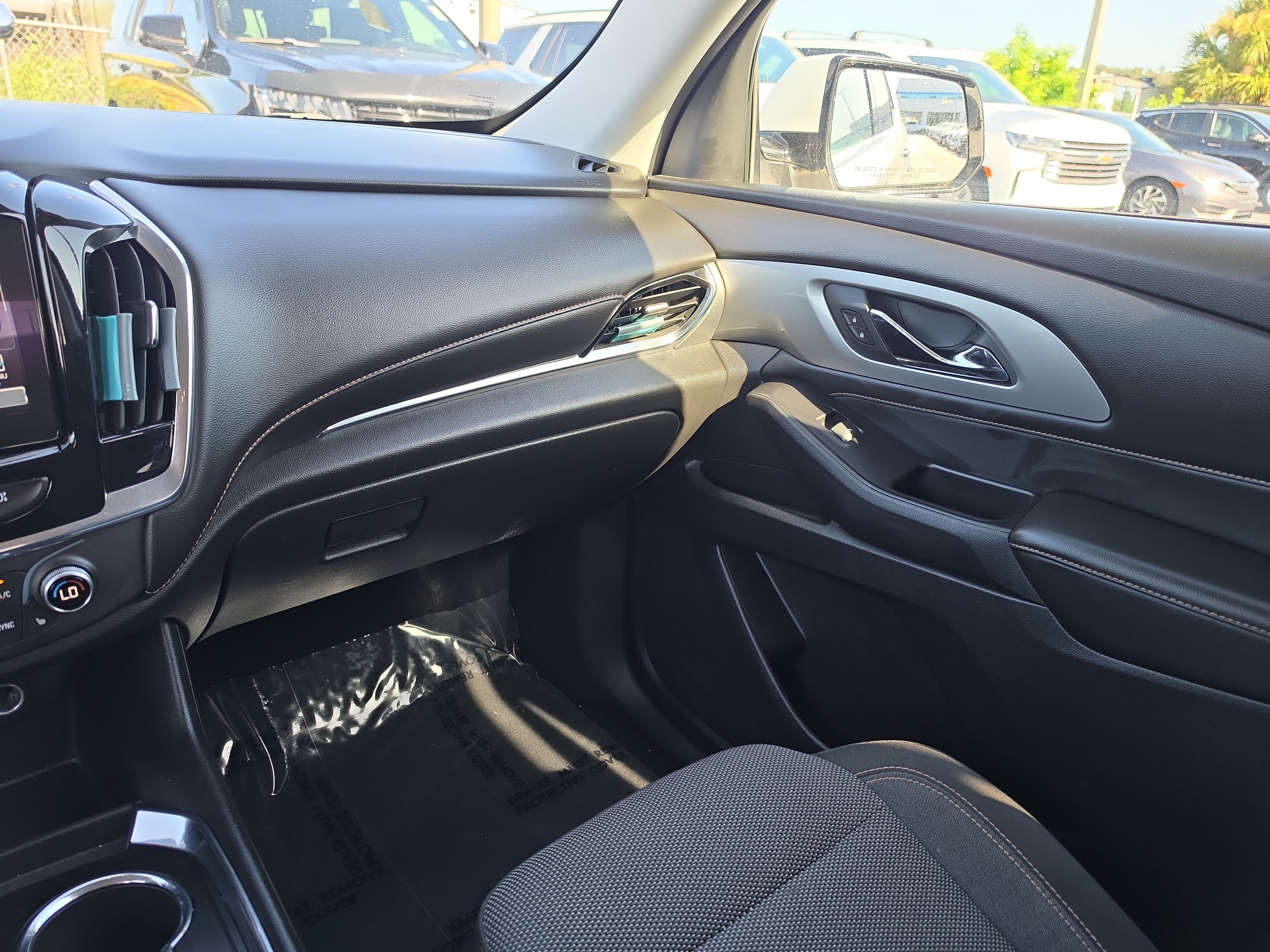 Certified Used 2018 IRIDESCENT PEARL TRICOAT Chevrolet LT Cloth image 13