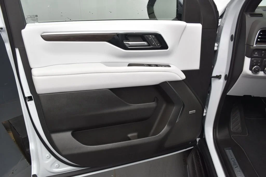 New 2026 Polar White Tricoat Chevrolet Premier image 25