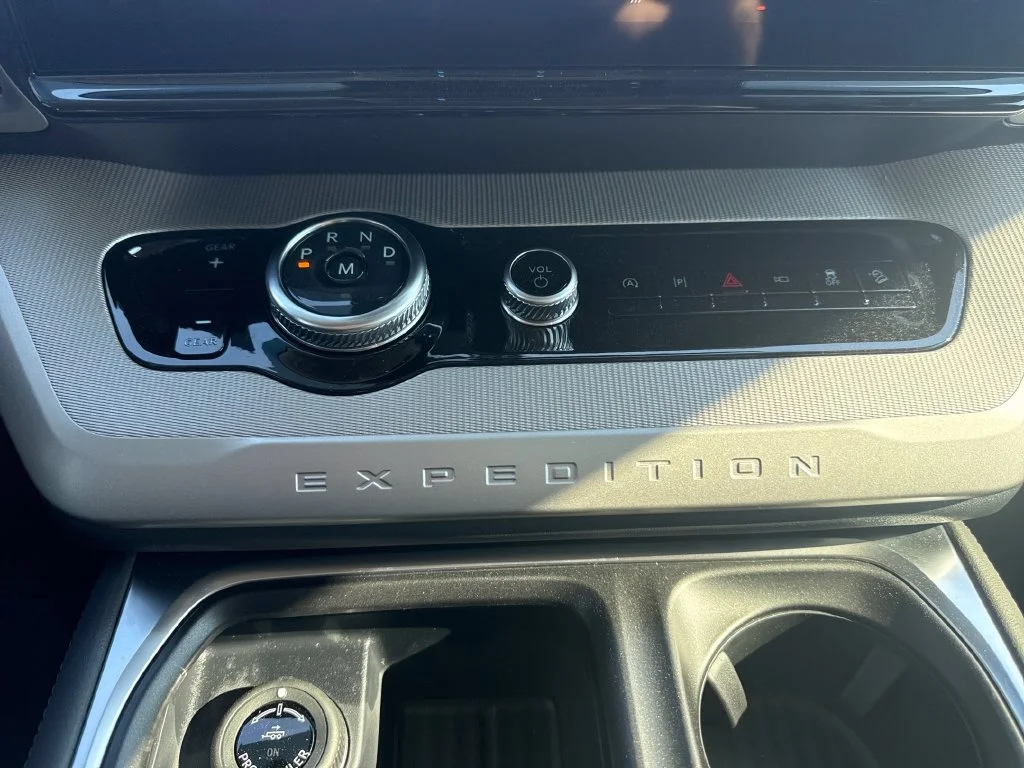 New 2026 Oxford White Ford Active image 13