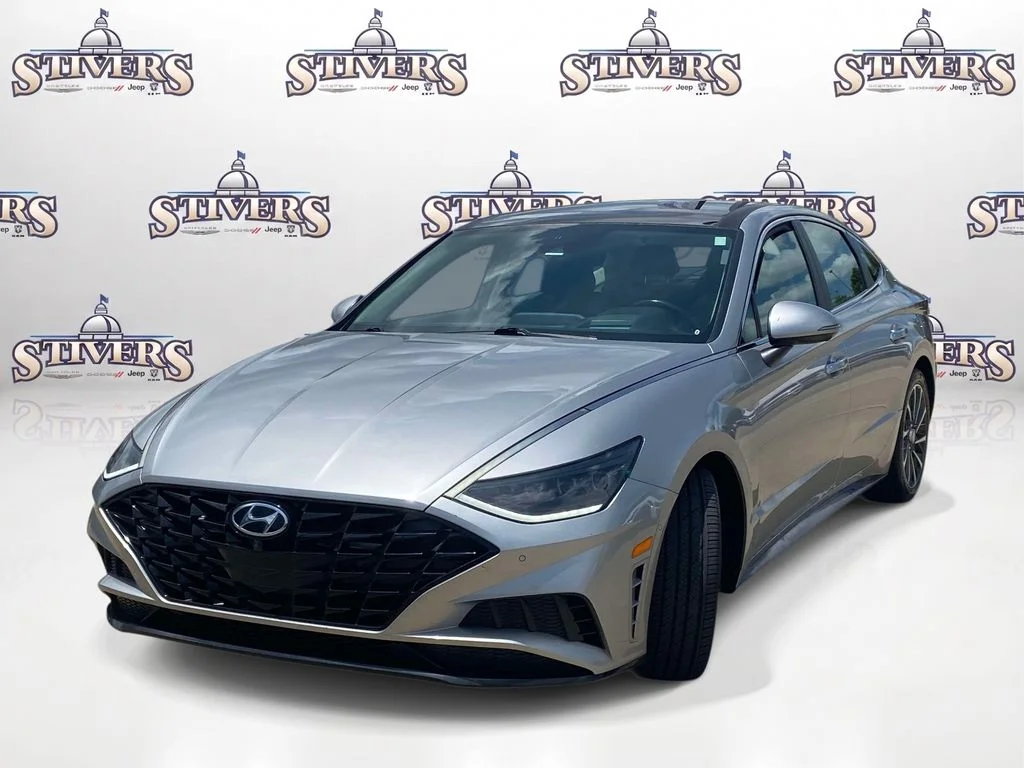 Used 2021 Silver Hyundai Limited image 3