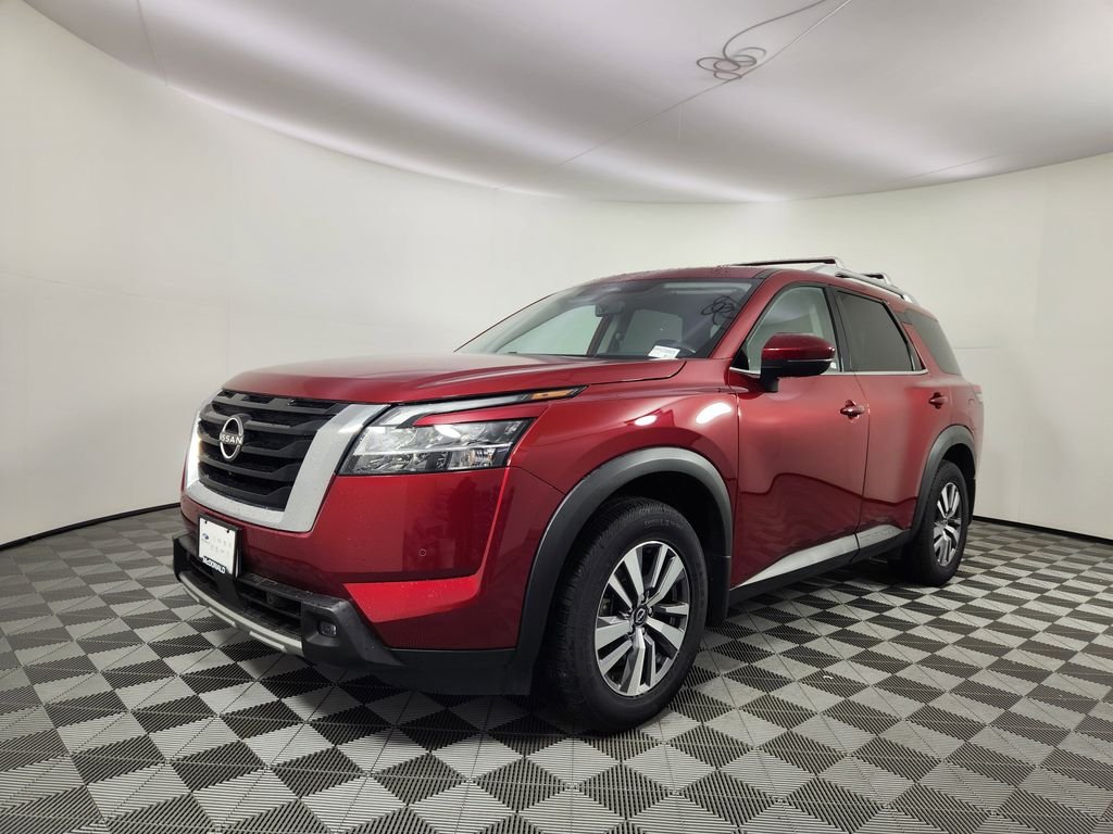 2023 Nissan Pathfinder SL 4WD's photo