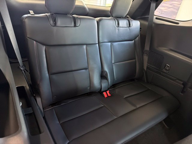 New 2027 Ruby Red Metallic Tinted Clearcoat Ford ST-Line image 10