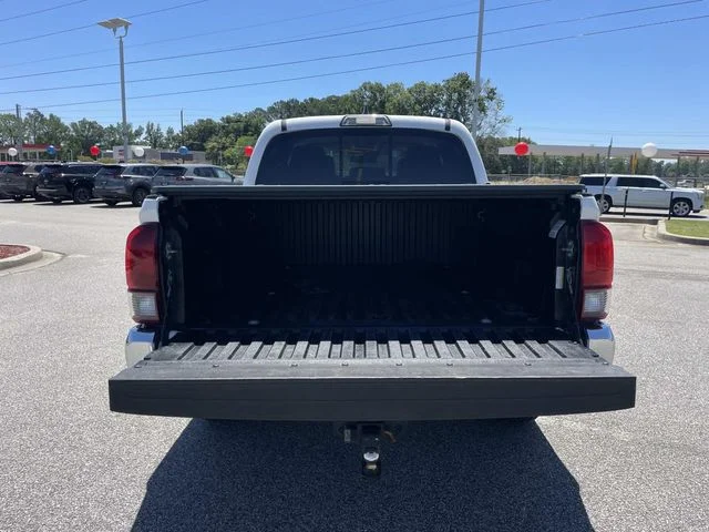 Used 2018 White Toyota SR5 image 8