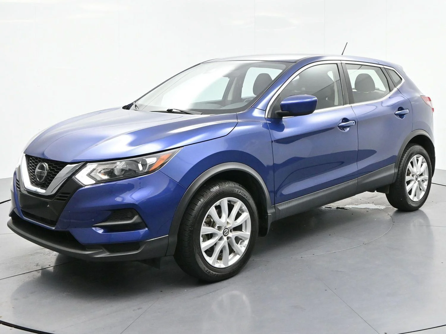 Used 2022 Caspian Blue Metallic Nissan S image 3