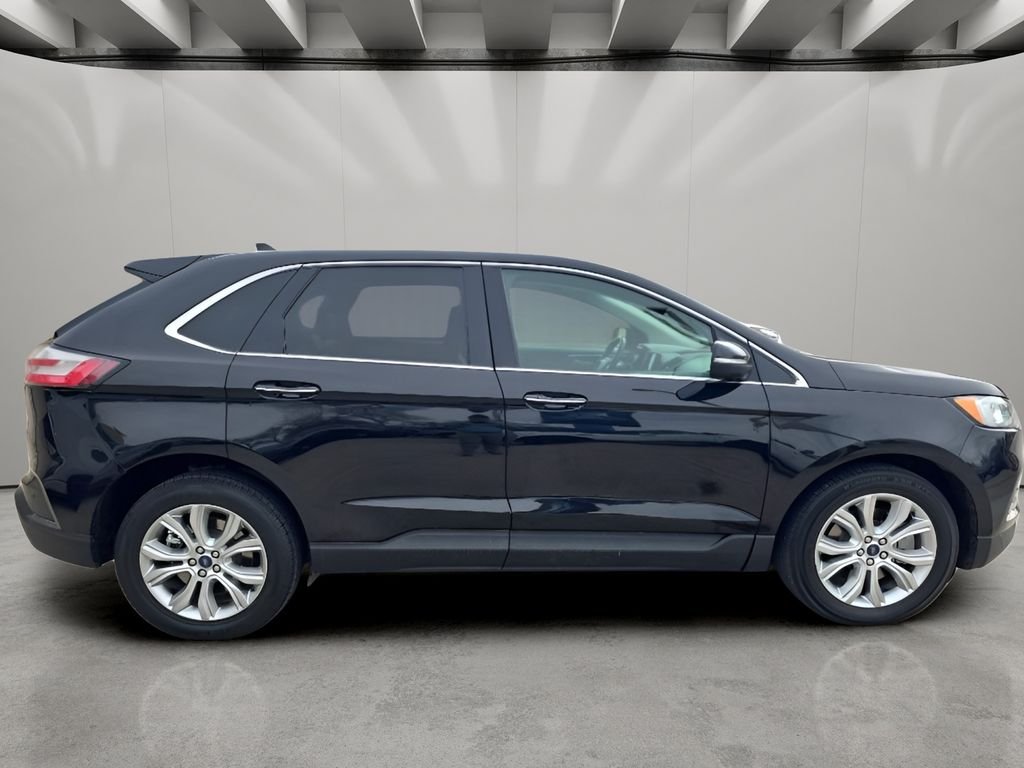 Used 2022 Black Ford Titanium image 6